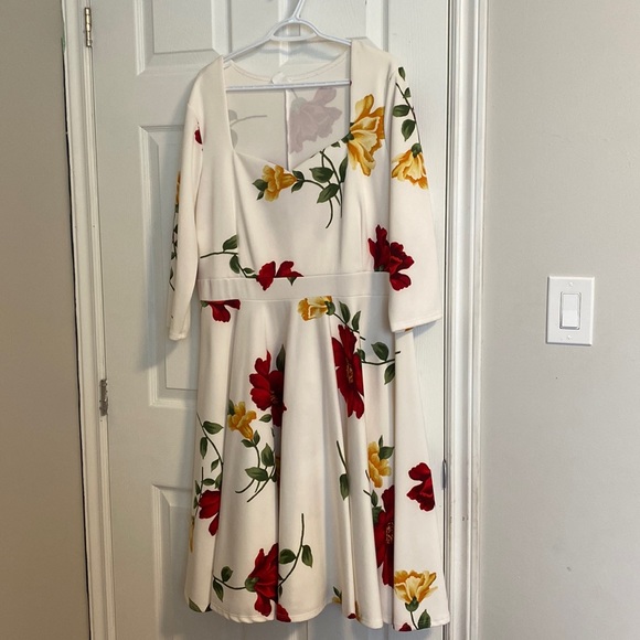 Gorgeous white and floral dress - Picture 1 of 1